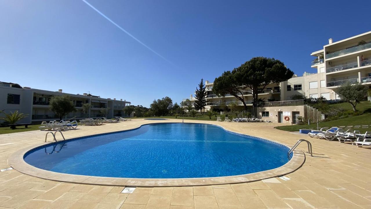 Charmant Appartement A 1Km De La Plage, Avec Piscine A Albufeira Zewnętrze zdjęcie