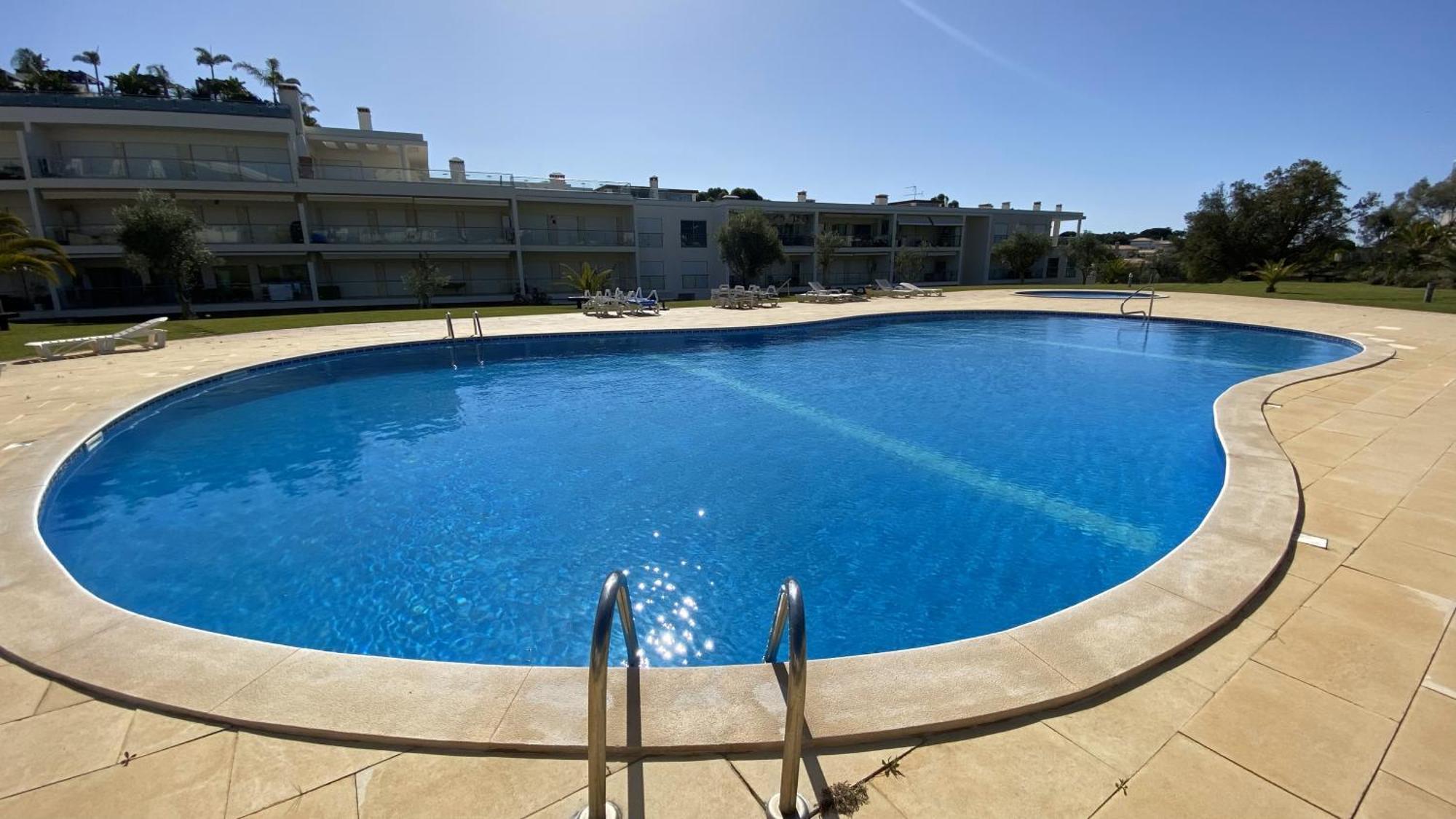 Charmant Appartement A 1Km De La Plage, Avec Piscine A Albufeira Zewnętrze zdjęcie