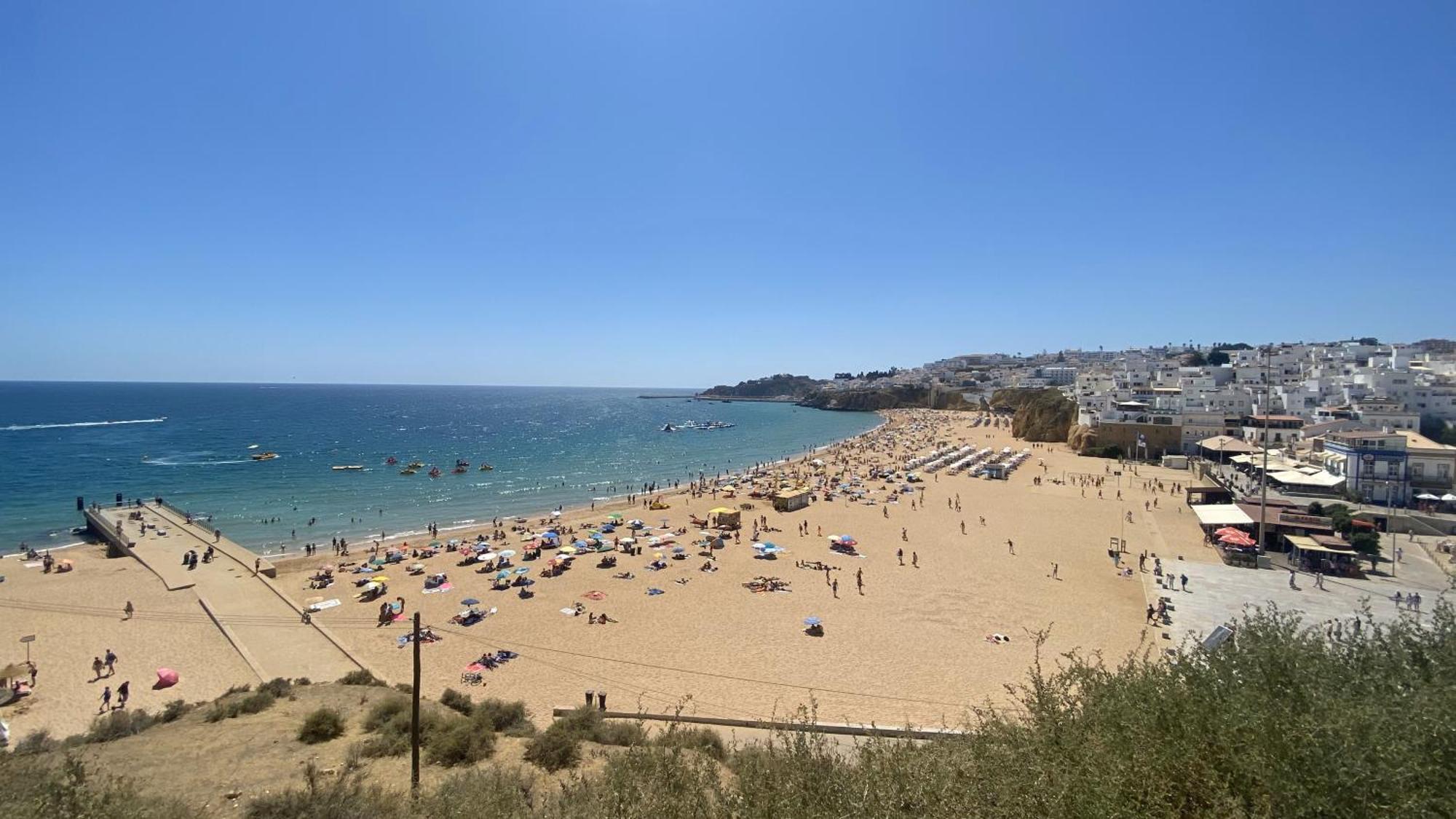 Charmant Appartement A 1Km De La Plage, Avec Piscine A Albufeira Zewnętrze zdjęcie